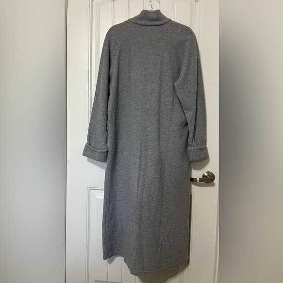 Delicates Women’s Zip Up Comfy Gray Nightgown plush and soft, size L - Picture 2 of 4